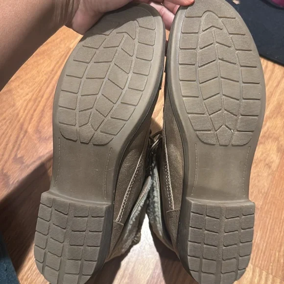 Tan Boots - Picture 2 of 4